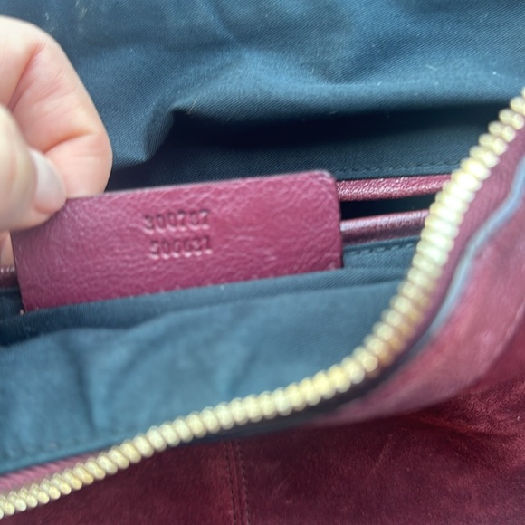 Alexander McQueen Burgundy Suede Cluth - Picture 5 of 5